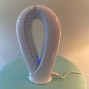 Iluminage At-Home Skin Smoothing Laser Anti-Aging Device W/Power adapter